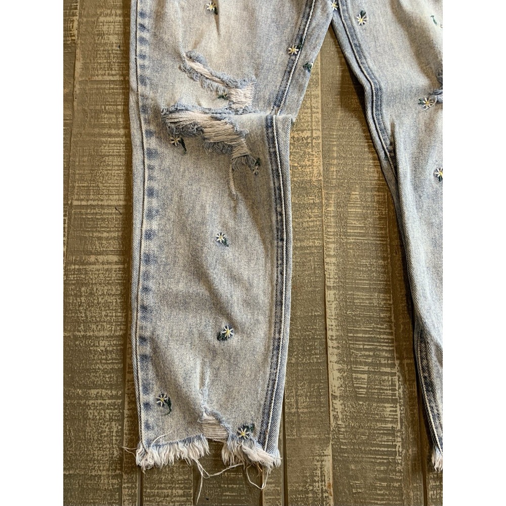 Tinseltown Embroidered flower Jeans Size 7 Mid Rise Women's Denim Fringe Hem - Picture 2 of 6